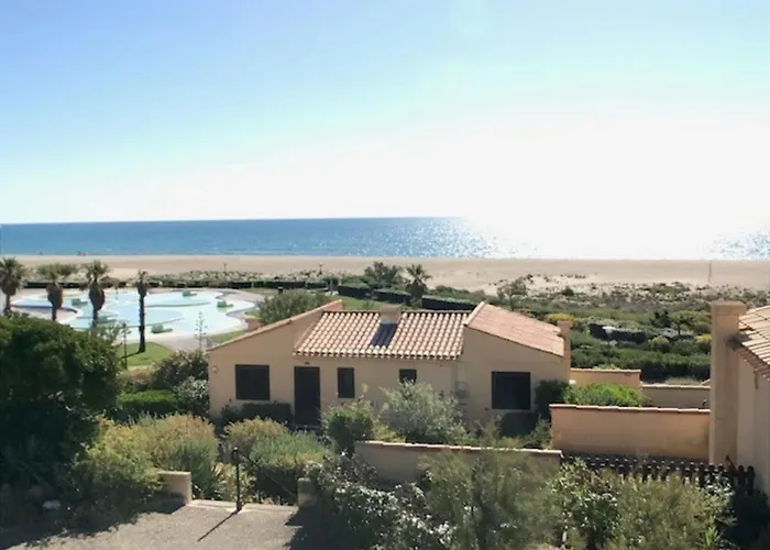 T2 En Bord De Mer, 4 Pers., Parking, Proche Commerces - Port - Fr-1-81-50 *